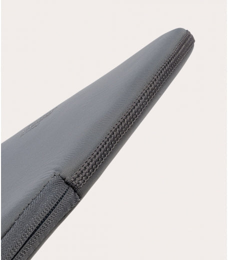 Tucano Elements Sleeve for MacBook Pro 16" - Space Grey