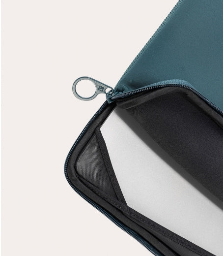 Tucano Neoprene Sleeve for MacBook Pro 16" - Petroleum Blue