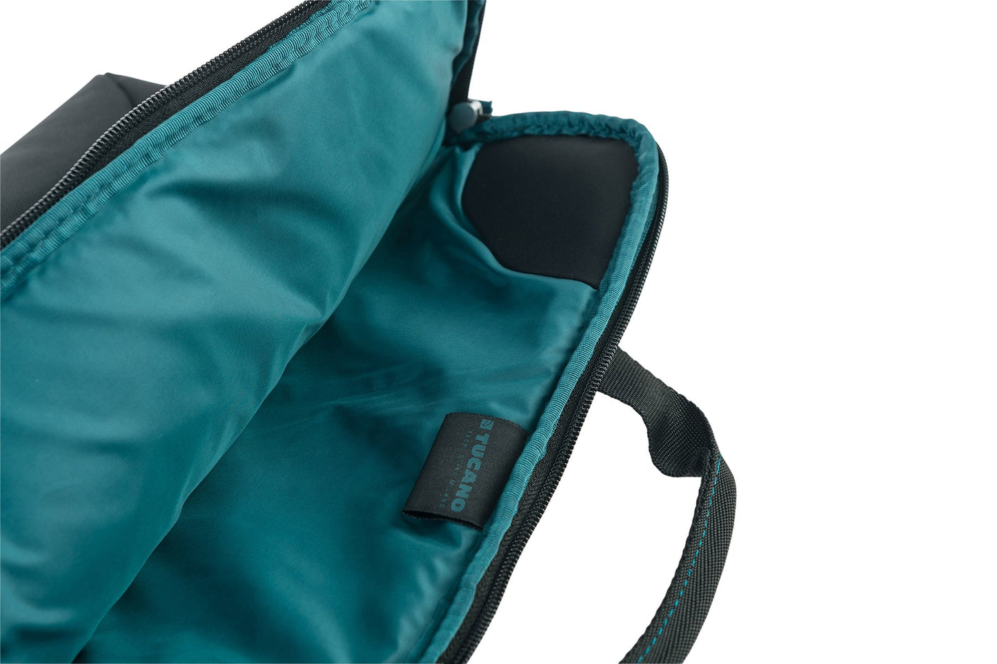 Tucano Smilza Slim bag 15"/16"-Black