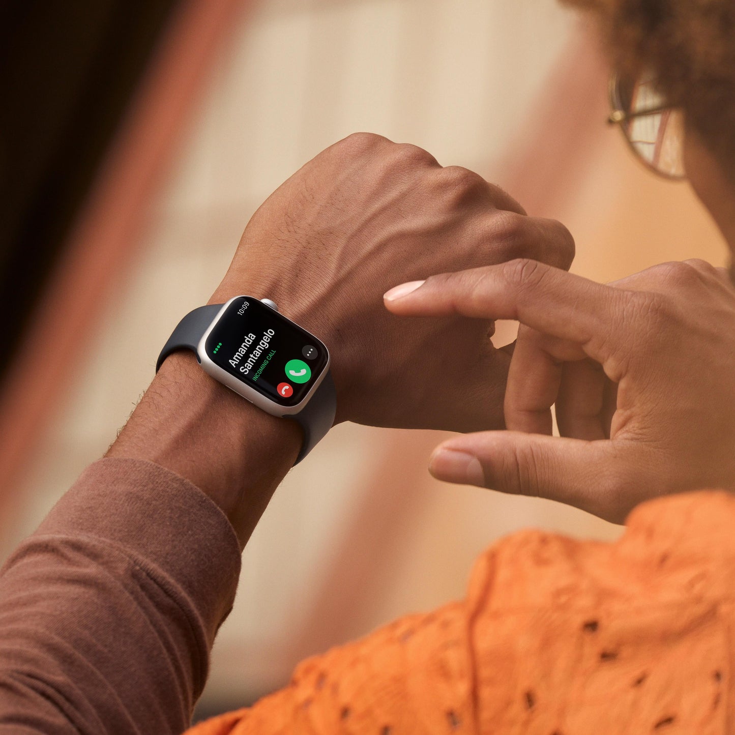 Apple Watch Series 8 GPS + Cellular 45mm Silver Stainless Steel Case with Silver Milanese Loop
