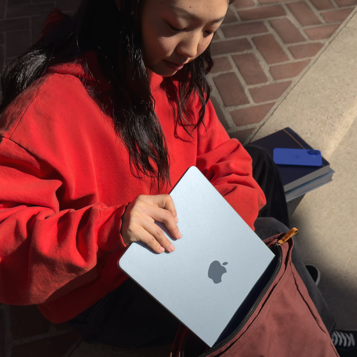 13-inch MacBook Air: Apple M4 chip with 10-core CPU and 8-core GPU, 256GB SSD - Midnight